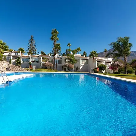 Duplex In Nueva Andalucia, Golfers Paradise Apartment