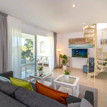 Apartment Duplex In Nueva Andalucia, Golfers Paradise *
