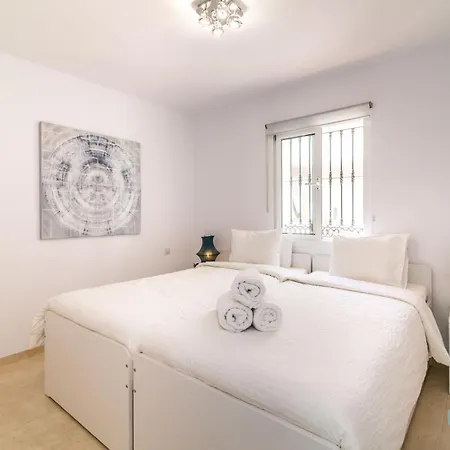 Apartment Duplex In Nueva Andalucia, Golfers Paradise *