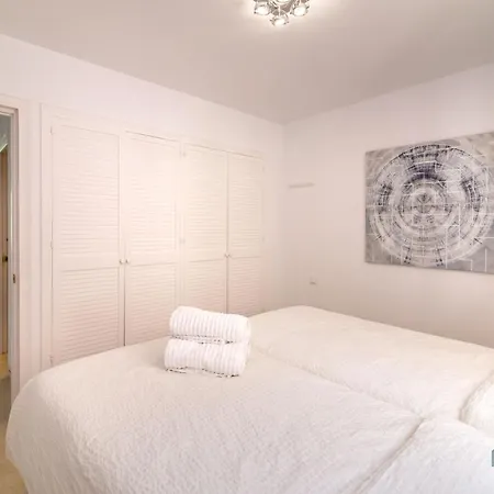 Duplex In Nueva Andalucia, Golfers Paradise Apartment